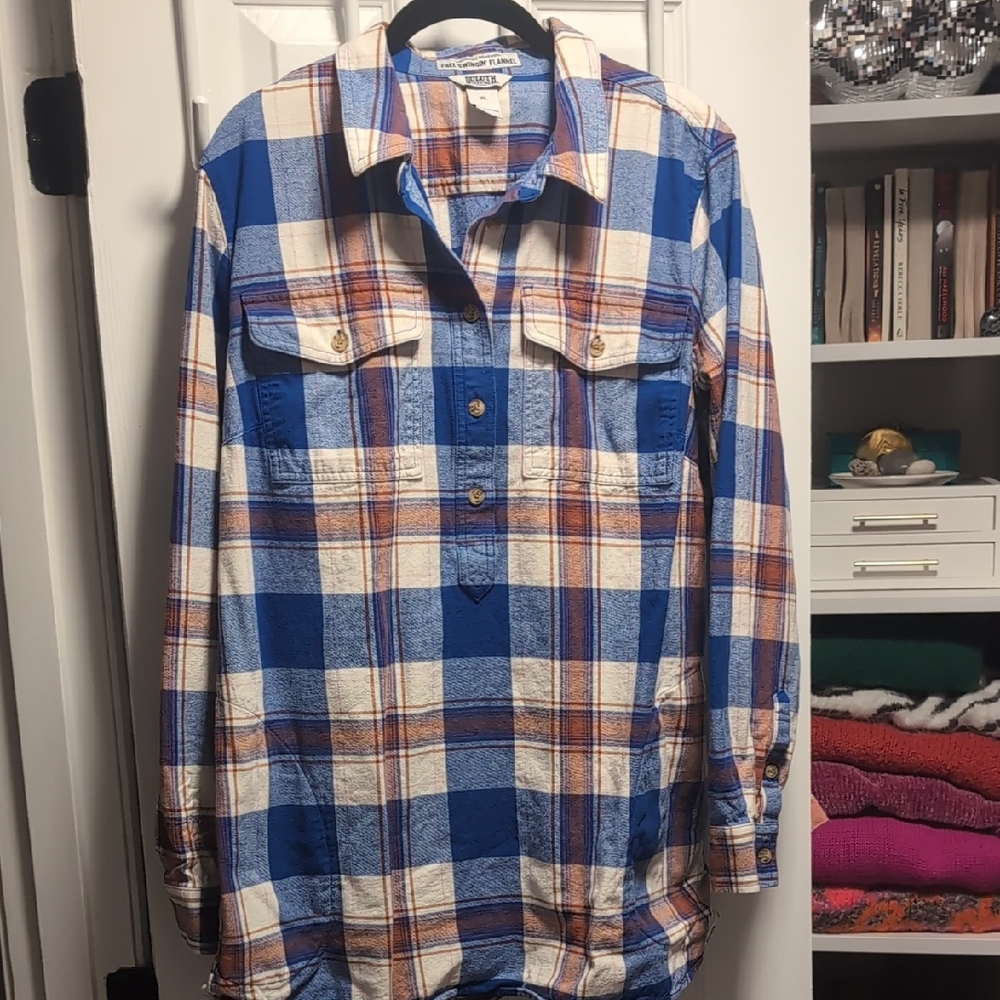 Duluth Trading Co Blue and White Plaid Shirt
